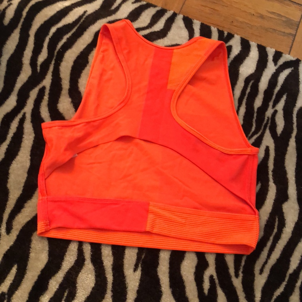 Colorblock Nike top - Picture 2 of 4